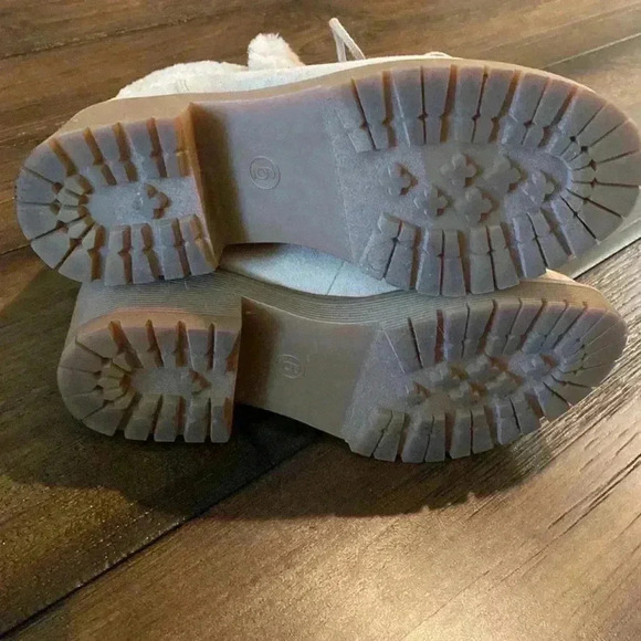 Betsy Faux Fur Boots - A New Day Tan size 6 - Picture 5 of 6